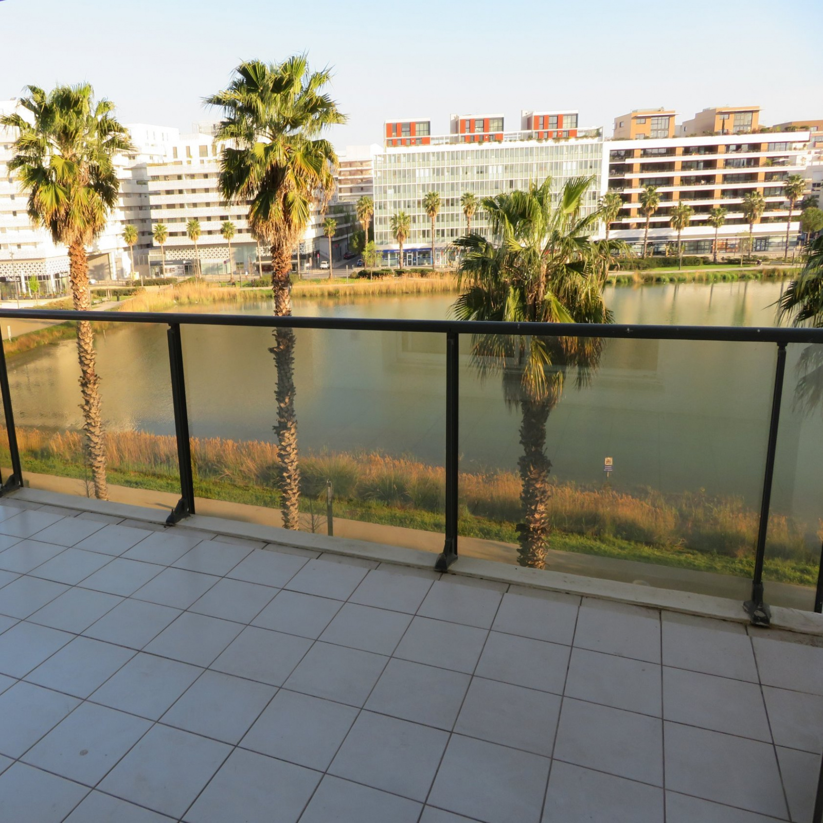 Vente Rare Port Marianne En 1ere Ligne Bel F4 Lumineux Grande Terrasse Garage France Gestion